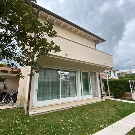 فيلة Duca Degli Abruzzi *
